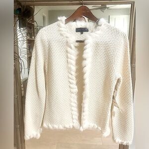 Women’s White fur trimmed sweater. NWT. JonesNY Signature. Petite Small.